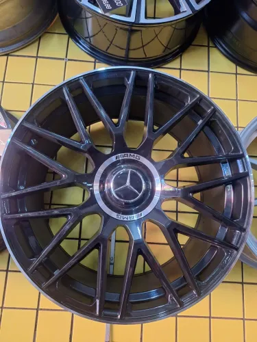 Jogo rodas 20 Mercedes AMG 63 2talas cubo rapido seminovas pintura original