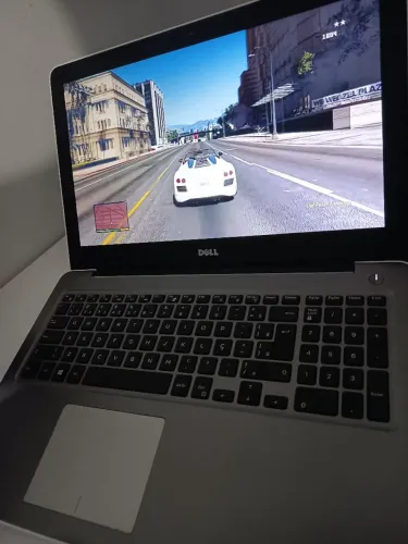 Notebook Gamer Dell Inspiron i7, Placa de Vídeo AMD 4GB, SSD, 12GB RAM.