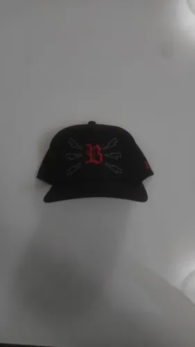 Boné BLCK preto, semi novo