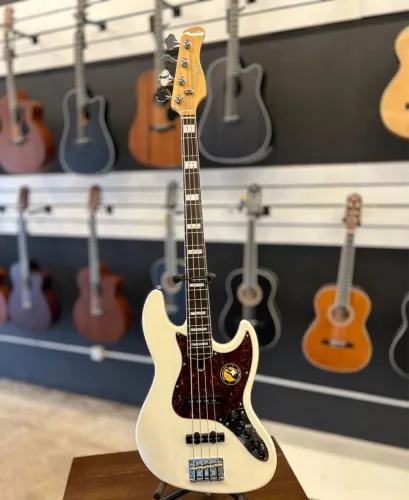 Contrabaixo Sire Marcus Miller V7 2ª Gen