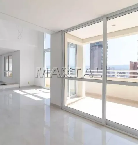 Cobertura em Santana, de 315m². Com 4 quartos , 4 suítes,5 banheiros e 5 vagas de garagem.
