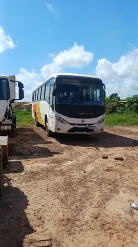 Vendo ônibus Volkswagen ano 2010