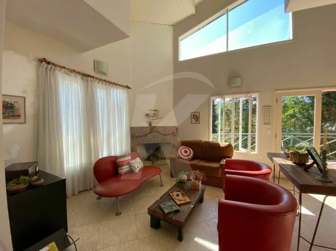 Casa em Rua Fechada com Guarita no Tremembé - 4 Quartos (3 Suítes) e 3 Vagas