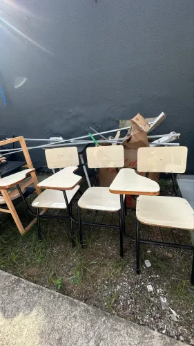 Vendo cadeira escolar 