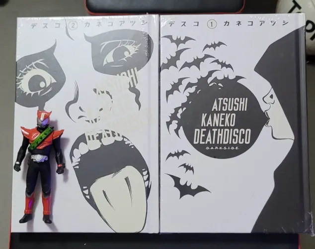 ATSUSHI KANEKO DEATH DISCO 1 & 2 MANGÁ/LACRADOS + KAMEN RIDER de 10 centímetros