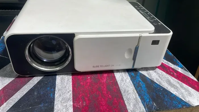 Projetor Led Portátil Espelhamento Wifi 2500 Lúmens T5