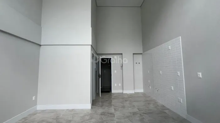 Loft Moderno com Vaga de Garagem e 30,85m² Privativos no Cacupé