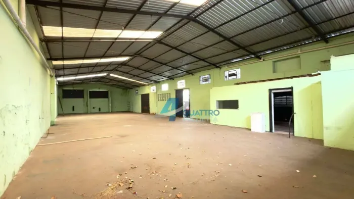 Barracão para alugar com 420 m² na Av. Arthur Tomas - Rodocentro, Londrina-PR