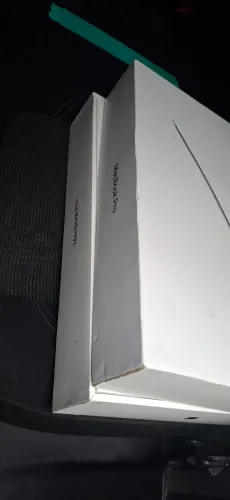 02 MAC BOOK PRO APPLE (CAIXA VAZIA)