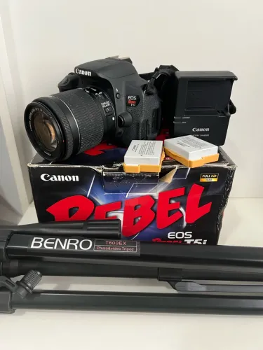 Câmera Canon T5i + kit