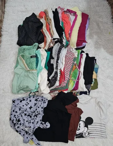 Lote com 60 Blusas Femininas Adulto - Seminovas (Estilo Jovem e Atual!)