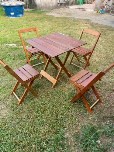 Jogo de mesa dobrável em madeira - fabricação própria