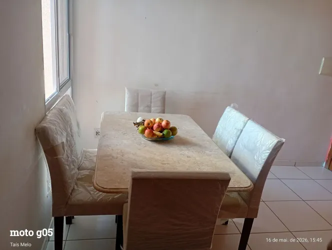 Mesa de Mármore com 6 Cadeiras - Linda e Sofisticada