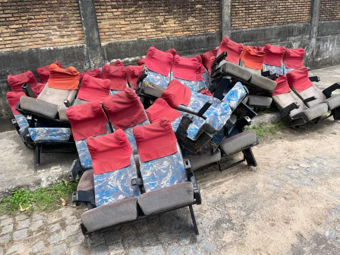 Banco e Janelas ônibus 