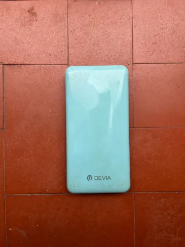 Power bank Devia original. Funcionando normalmente.