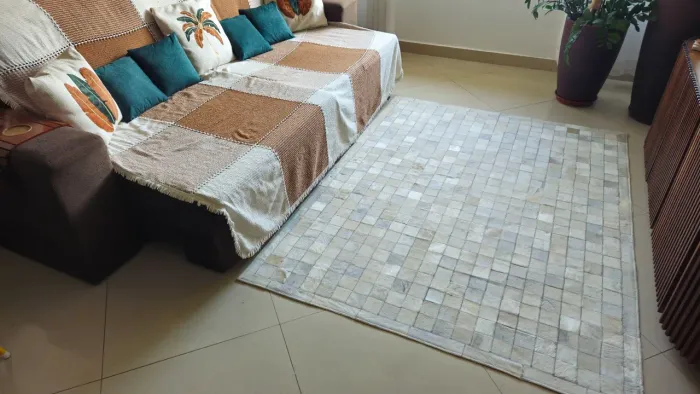 Tapete de couro bege com bordas 1,5m X 2m