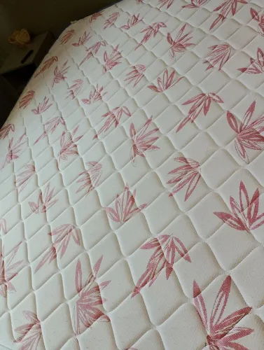 Cama e baú box Queen