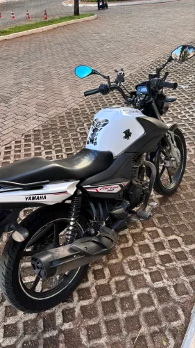 Vendo Yamaha ybr Factor 150cc 2023 divido no cartão