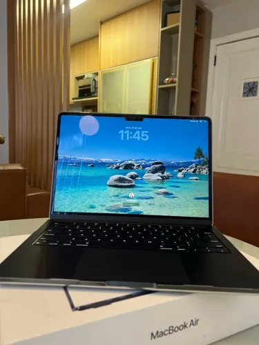 MacBook Air M2 2022 Em Estado de Novo - 16 Ciclos + Película de Tela + Carregador