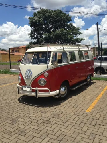 Volkswagen Kombi Standard/ Luxo/ Serie Prata 1976