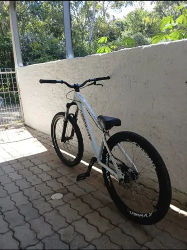 Bicicleta pra grau bem montada
