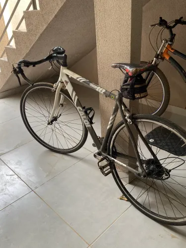 Bicicleta Speed Caloi 10 Aro 700 clássica pra treino