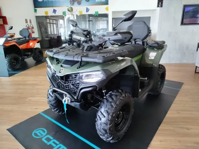 Quadriciclo CFMOTO Cforce 450 l