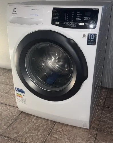 Lavadora Eletrolux premium CARE água quente 11 kg nova