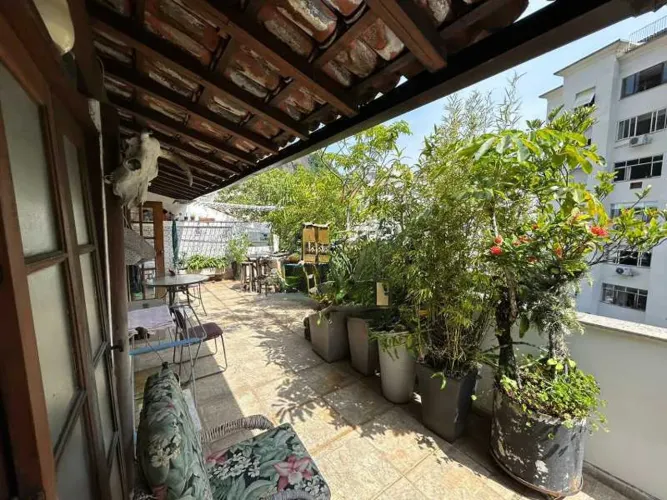 Apartamento - / Residencial / Laranjeiras