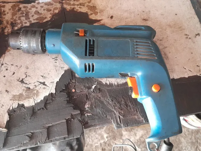 Máquina de furar 