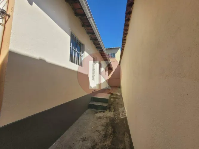 Casa de 01 quarto no Santa Mônica - Belo Horizonte