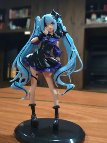 Figure da Hatsune Miku com Kuromi