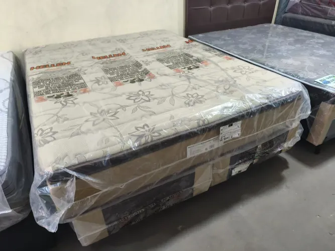 Cama Box Queen Size Colchão D33 com Pilow Top