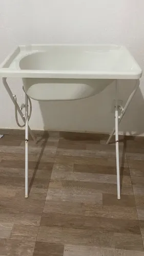 Banheira com suporte semi nova