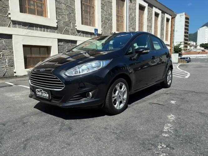 Ford Fiesta 1.6 SE Hatch 16V Flex 4P Powershift 2015