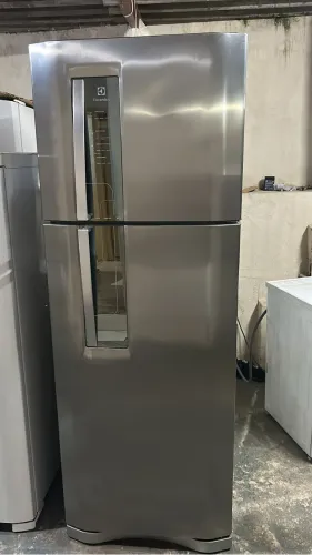 Linda geladeira inox painel espelhado 
