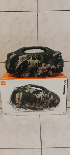 JBL boombox 4