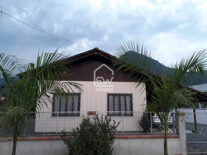 Casa com 76m² em Schroeder, SC
