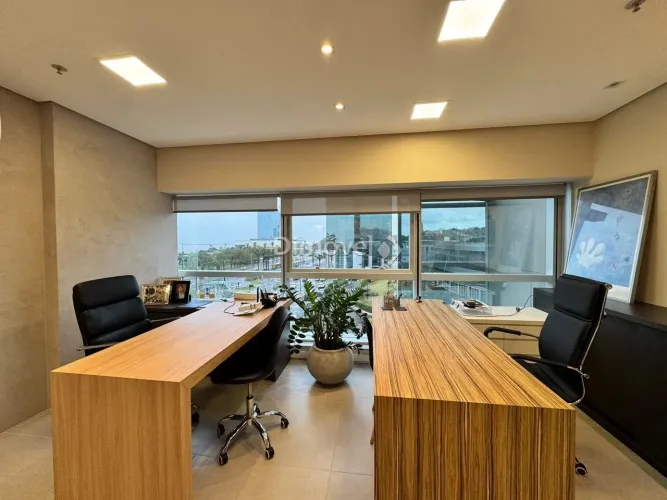 VENDA, SALA COMERCIAL no Bairro Cristal, Porto Alegre.