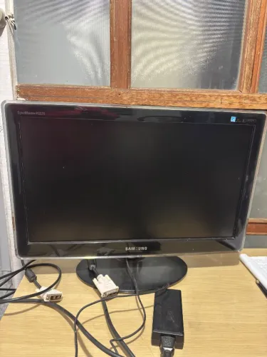 Monitor Samsung 22 Polegadas LED Full HD HDMI VGA para PC/computador