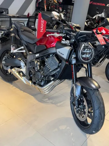 NOVA CB 650R - PRONTA ENTREGA 2026