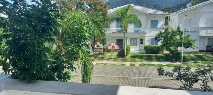 Seu Refúgio de Luxo na Praia da Maresias: Sobrado Excepcional em Condomínio Clube!