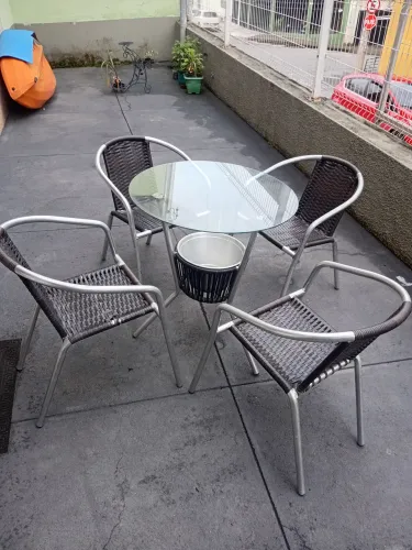 Mesa de alumínio