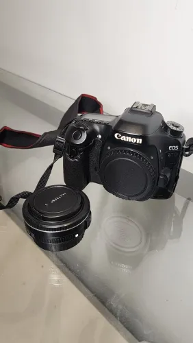 Canon 80D + lente canon 24mm + bastão de led P520