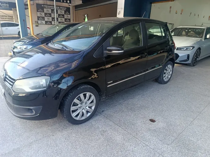 Volkswagen Fox 1.0 MI Total Flex 8V 5P 2011