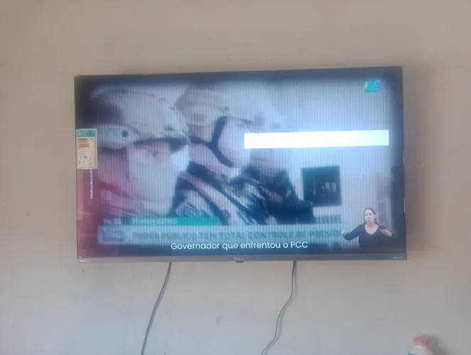 Vendo tv Philco esmart rocu43 polegadas nova nota fiscal e garantia