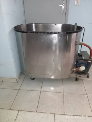 Turbilhão para Fisioterapia Jacuzzi 300 Litros - Usado