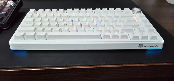 Teclado Mecânico Personalizável Adamantiun Akira Core Branco