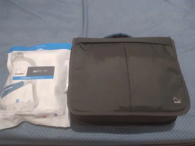 CPAP ResMed AirSense 10 AutoSet + Umidificador + Bolsa + Máscara AirFit N30i NOVA