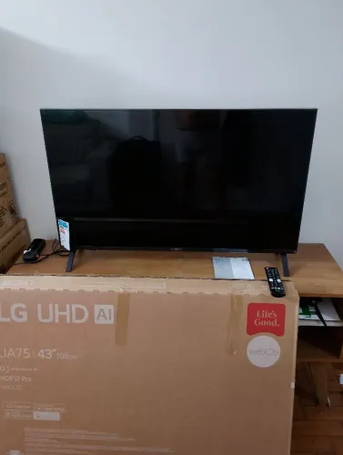 TV LG 43'' 4K novíssima. Comprada há 3 meses 